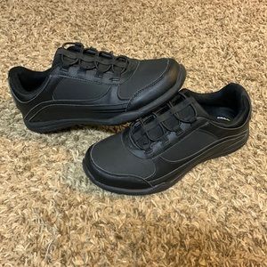 Black non slip shoes